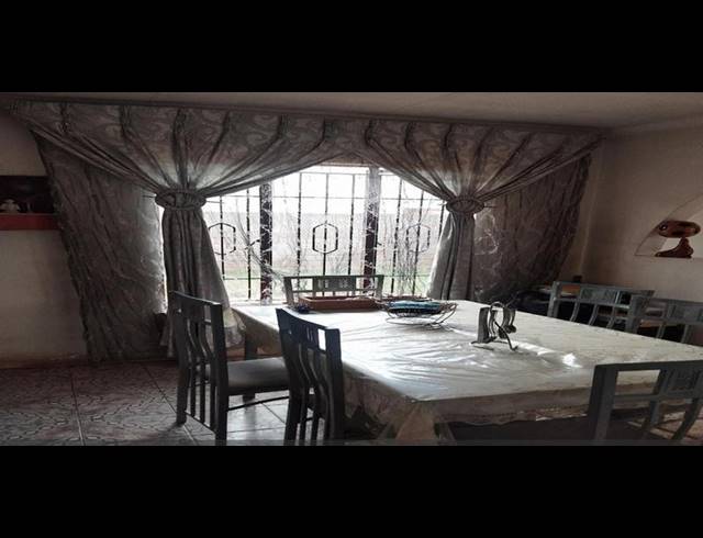 2 BEDROOM HOUSE FOR SALE IN LENASIA SOUTH